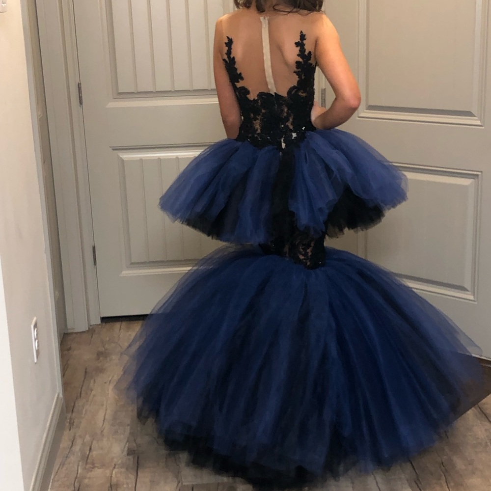Prom dress - Picture 2 of 3